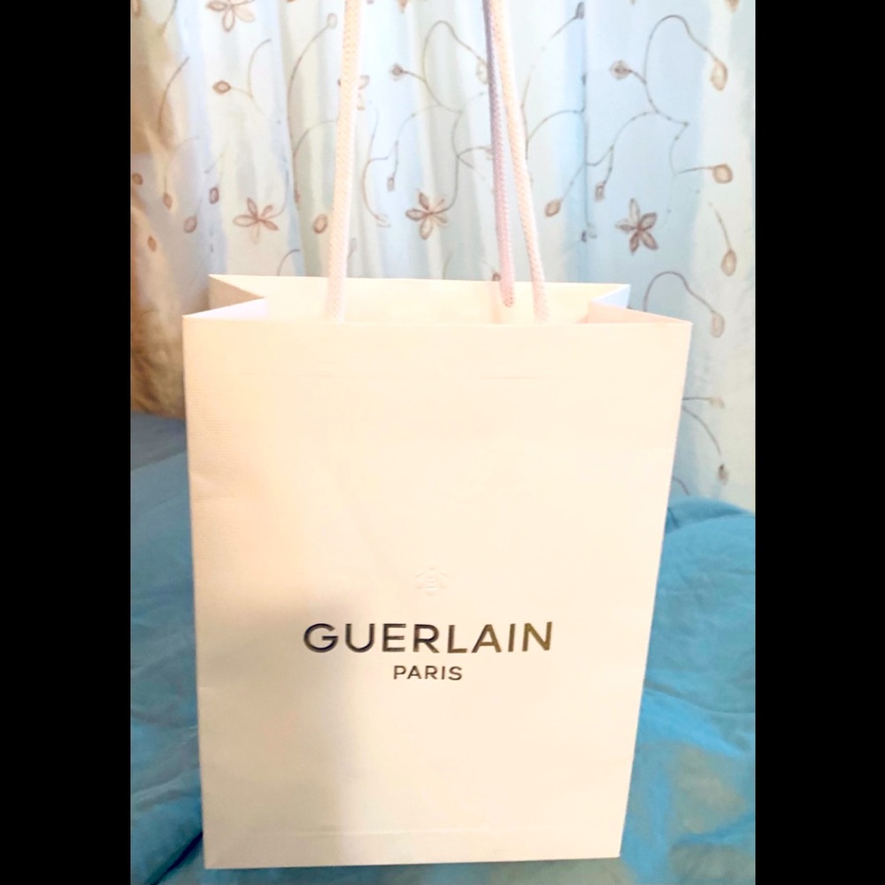 Authentic Guerlain Paris textured new bag w/ tissu